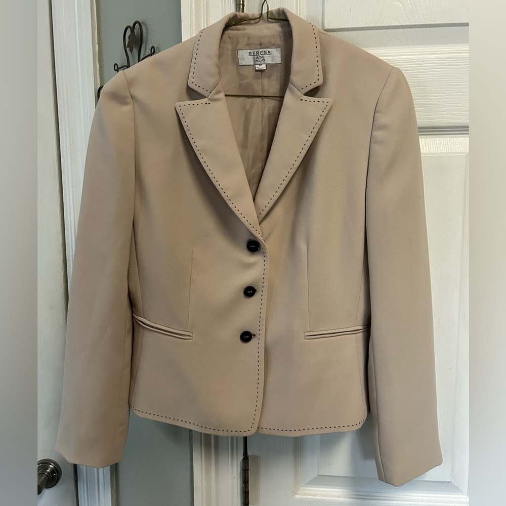 Stresa ASL Women's Beige Blazer Black Buttons & Stitching Business Casual Petite